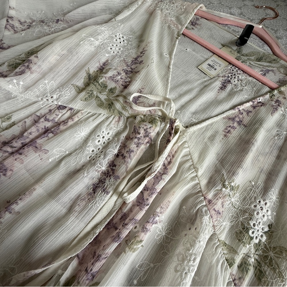 Francesca’s Embroidered Floral Kimono Size L/XL New with Tags - Picture 5 of 10